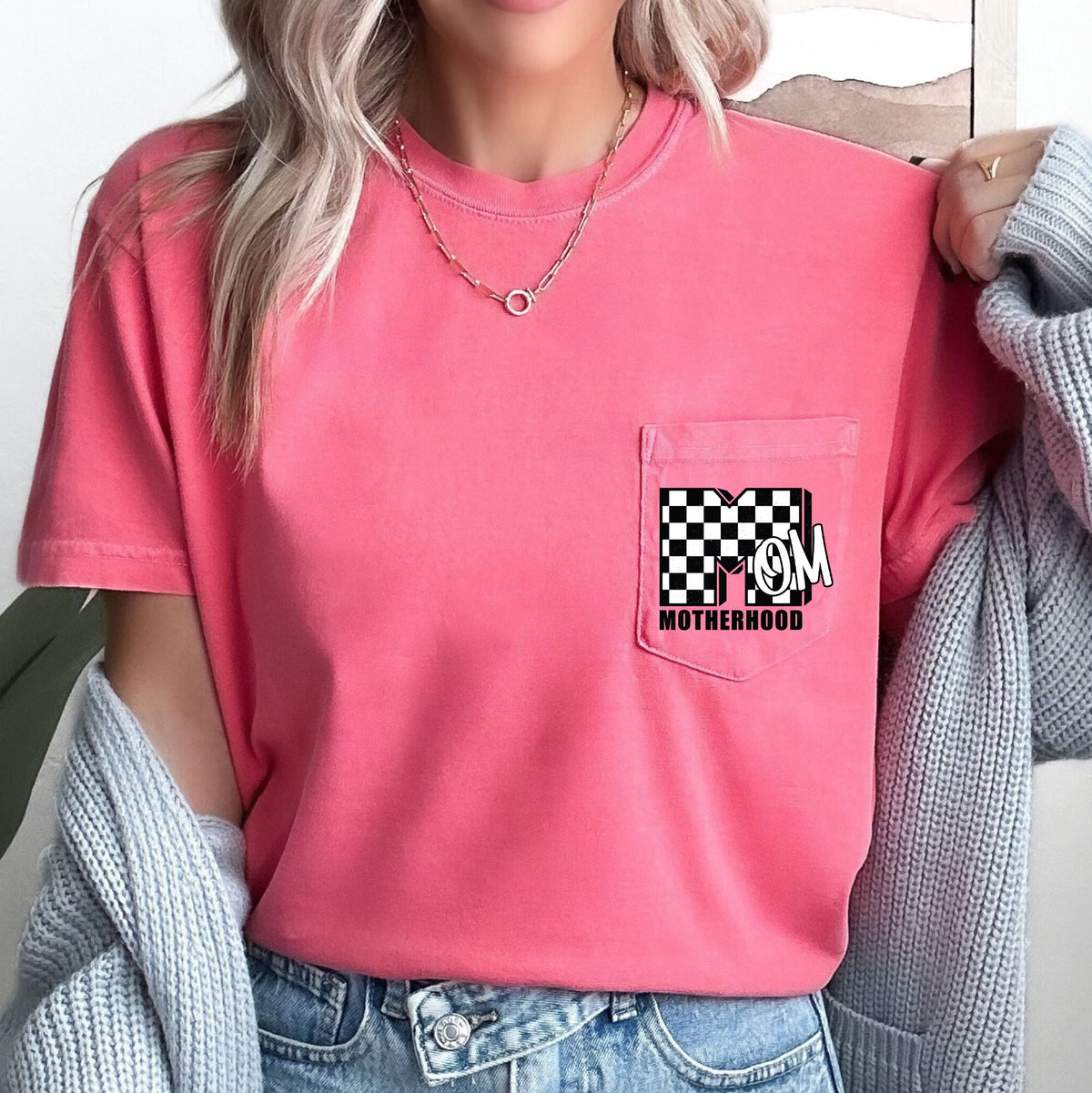 Retro Mom Pocket Tee